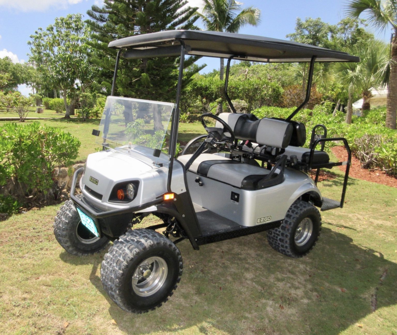 Aundre’s Rentals Harbour Island, Bahamas Golf Cart Rentals, Boat Excursions & Luxury Charters